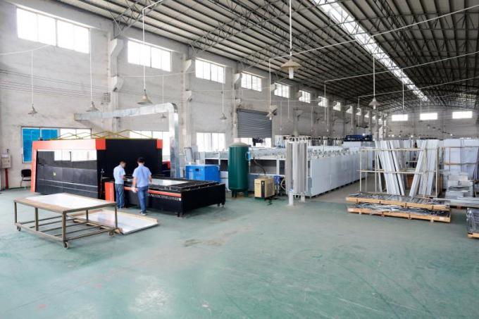 Guangzhou Yixue Commercial Refrigeration Equipment Co., Ltd. ligne de production en usine 2