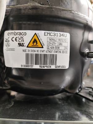 Réfrigérateur vertical commercial Réfrigérateur de cuisine personnalisé avec 120V/60Hz